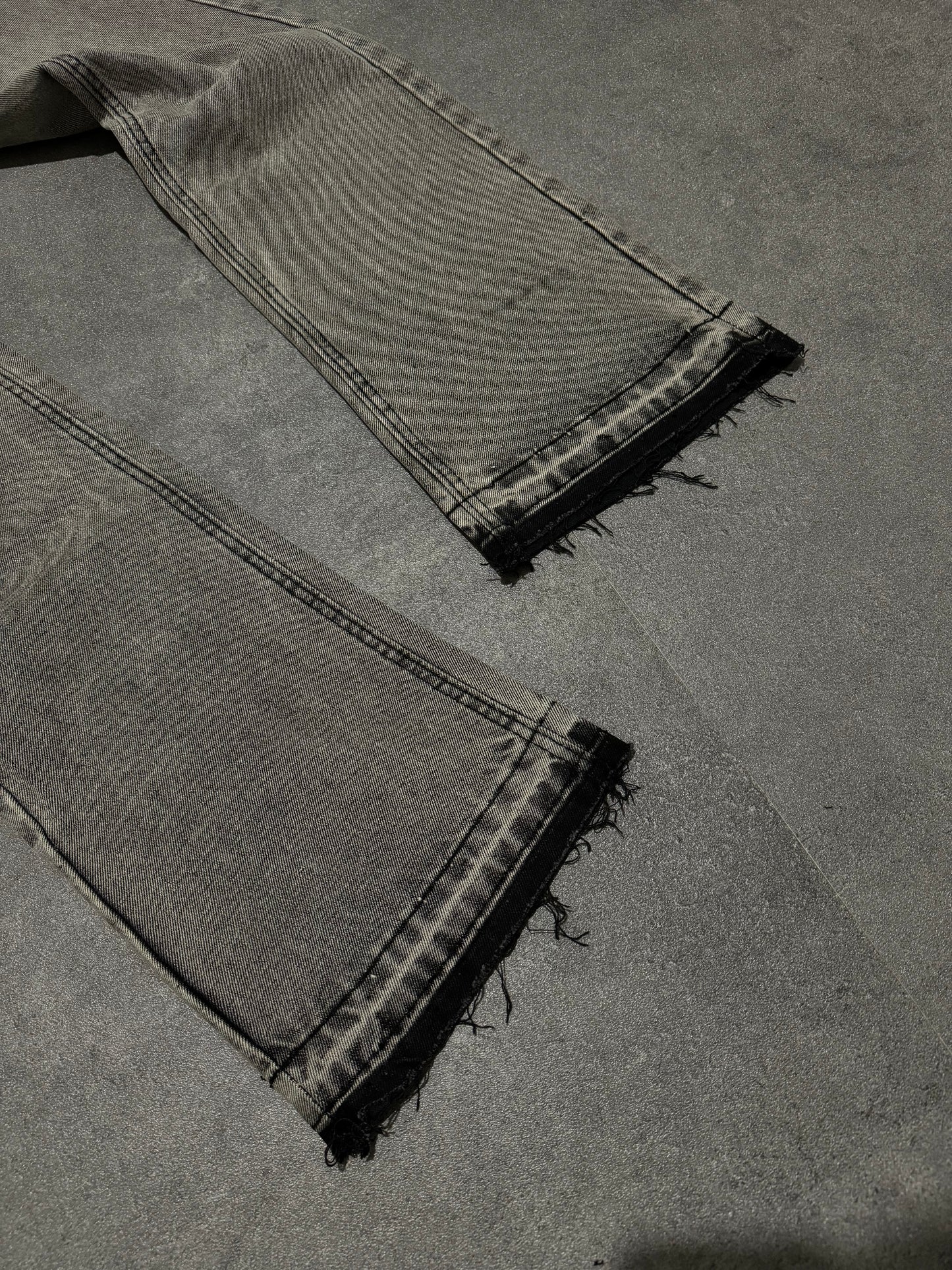 Essec Basic Grey Flared