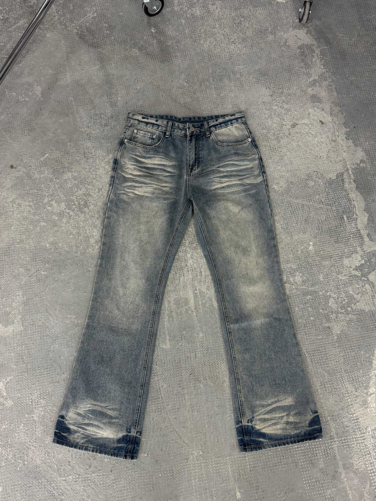 Dirty Wash Flared (24h Shipping)