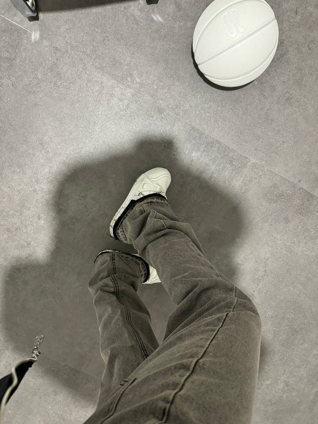 Essec Basic Grey Flared