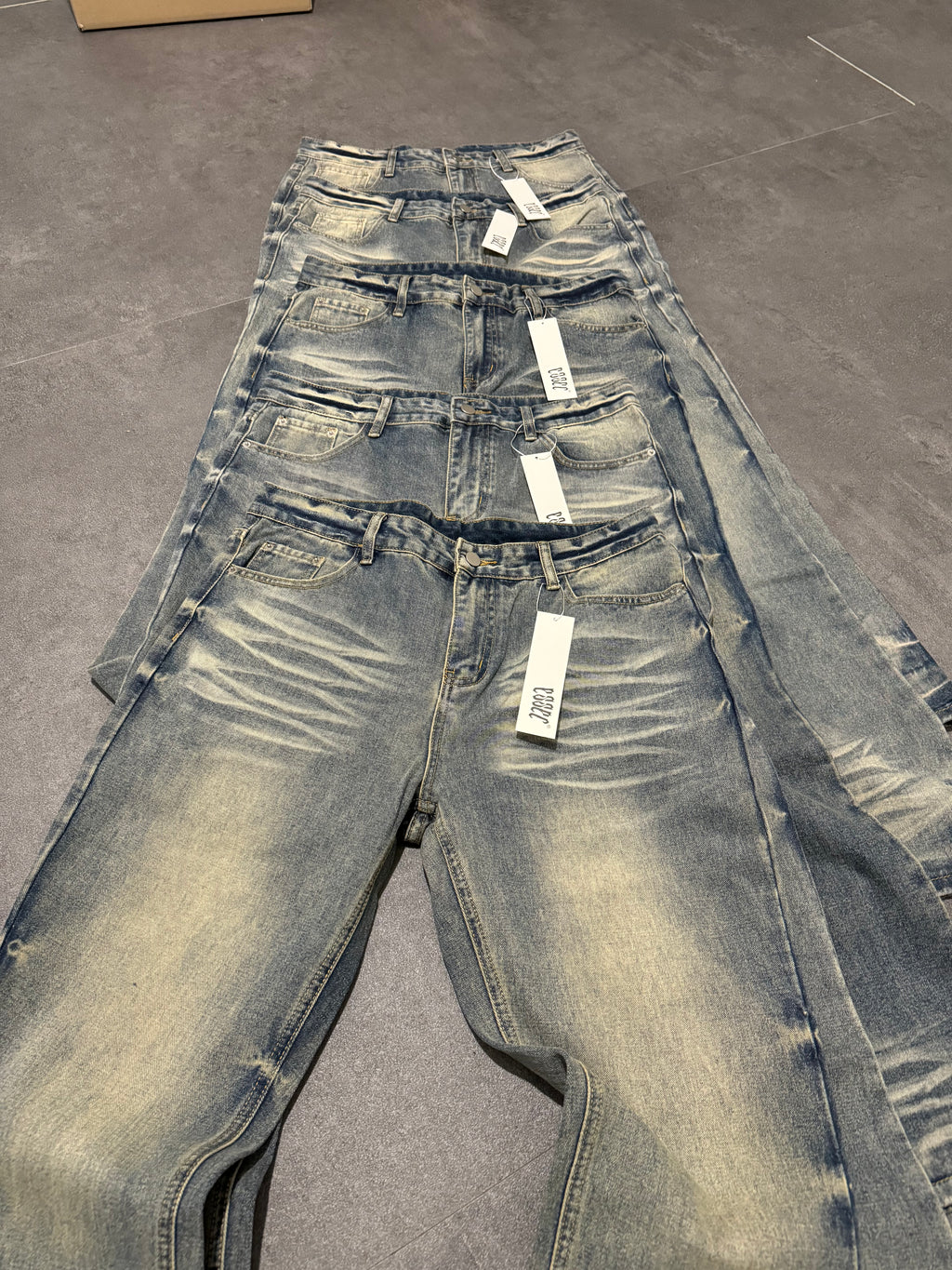 Essec Flared Dirty Wash Denim