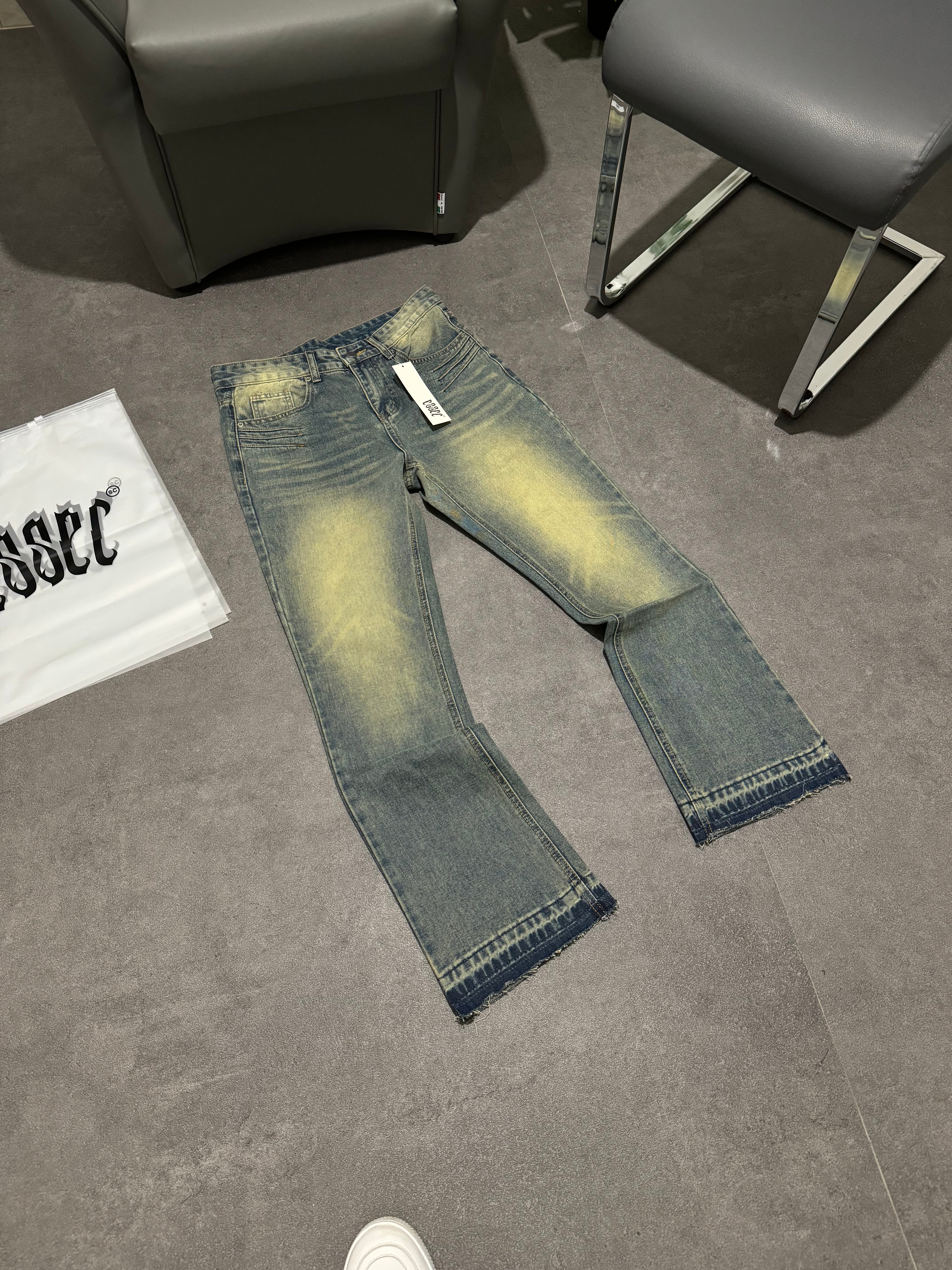 Essec Flared Vintage Wash