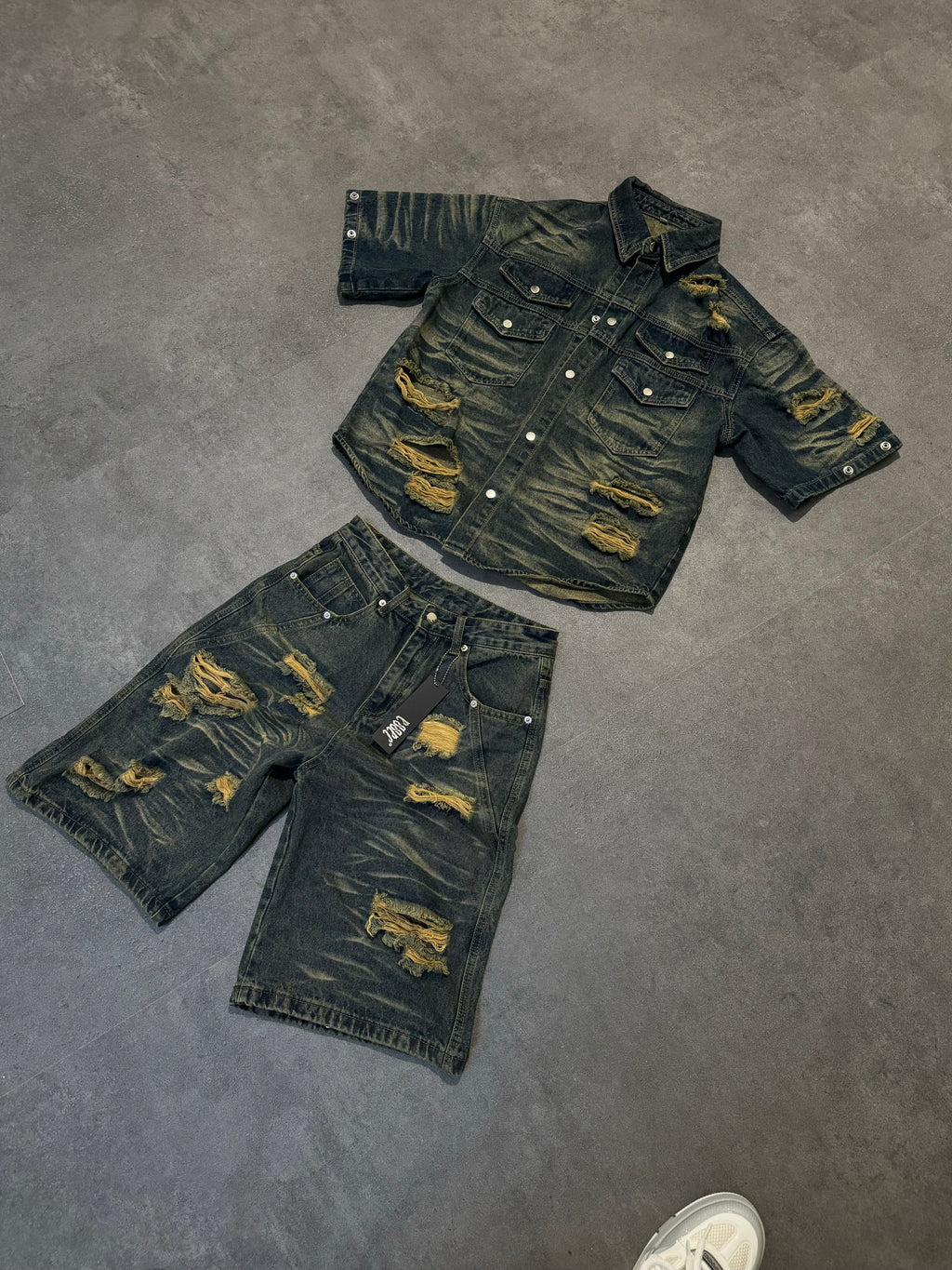 Denim Distressed Set Dirty Wash