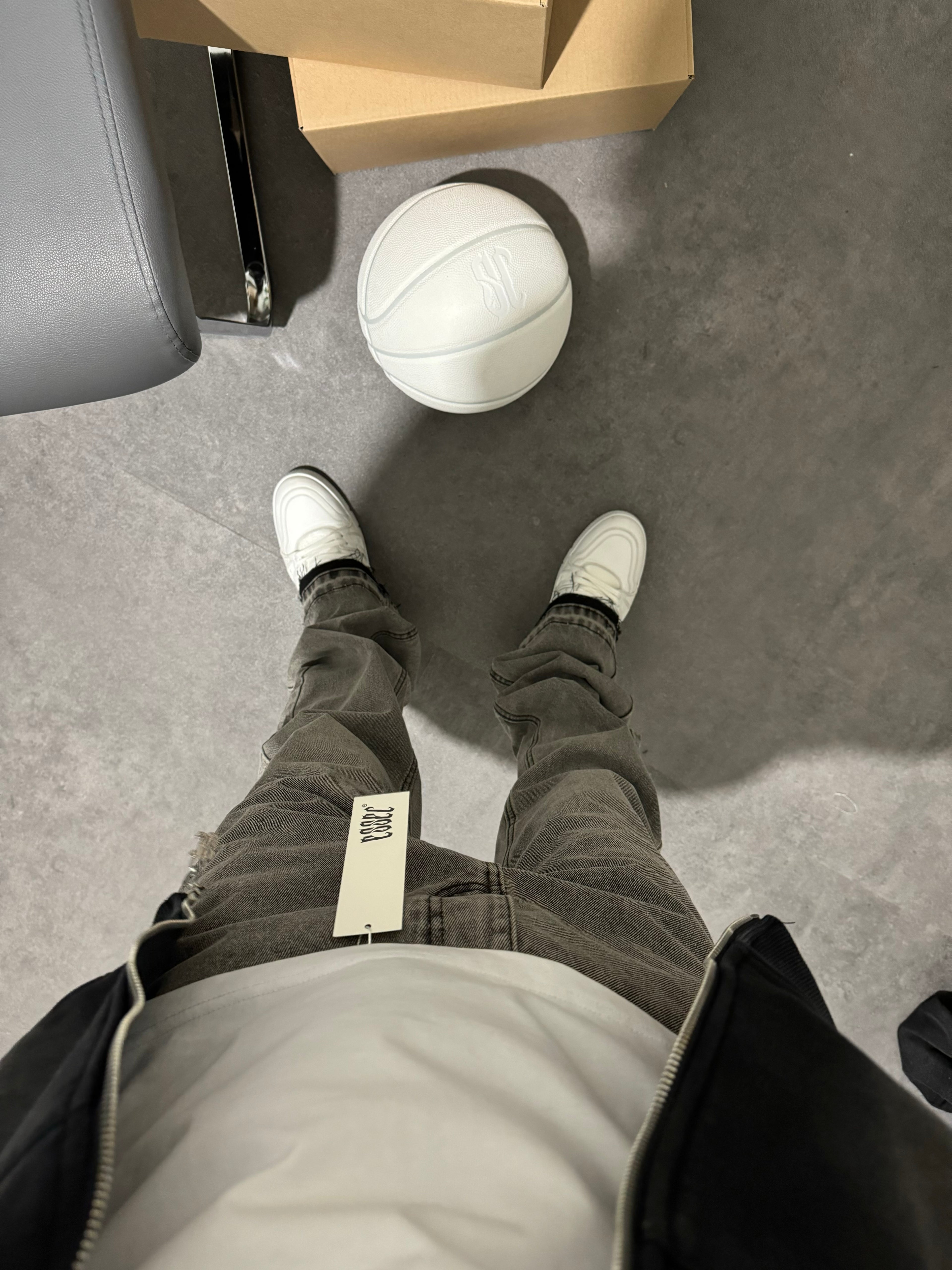 Essec Basic Grey Flared