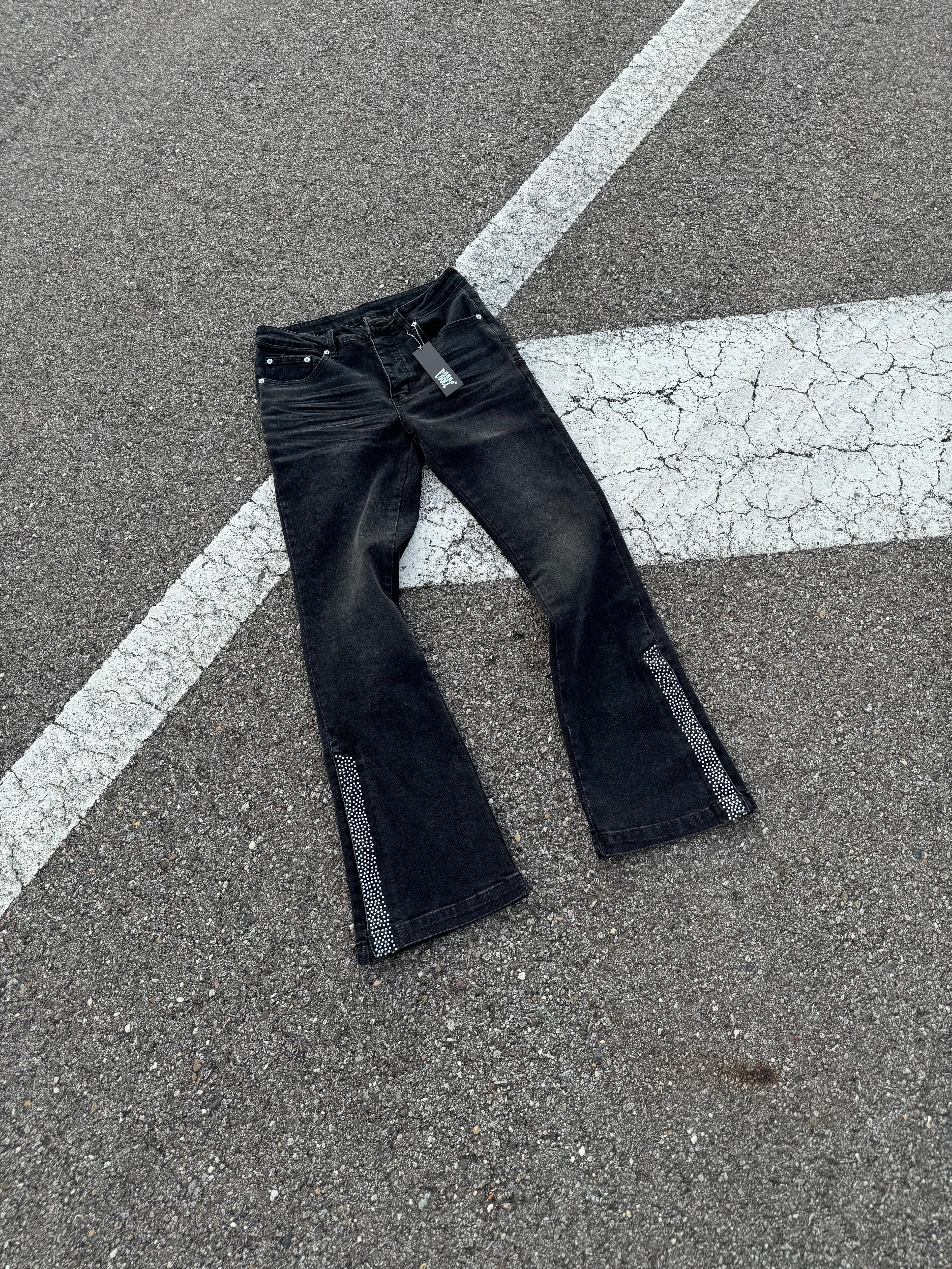 Basic Black Flared Vvs Denim