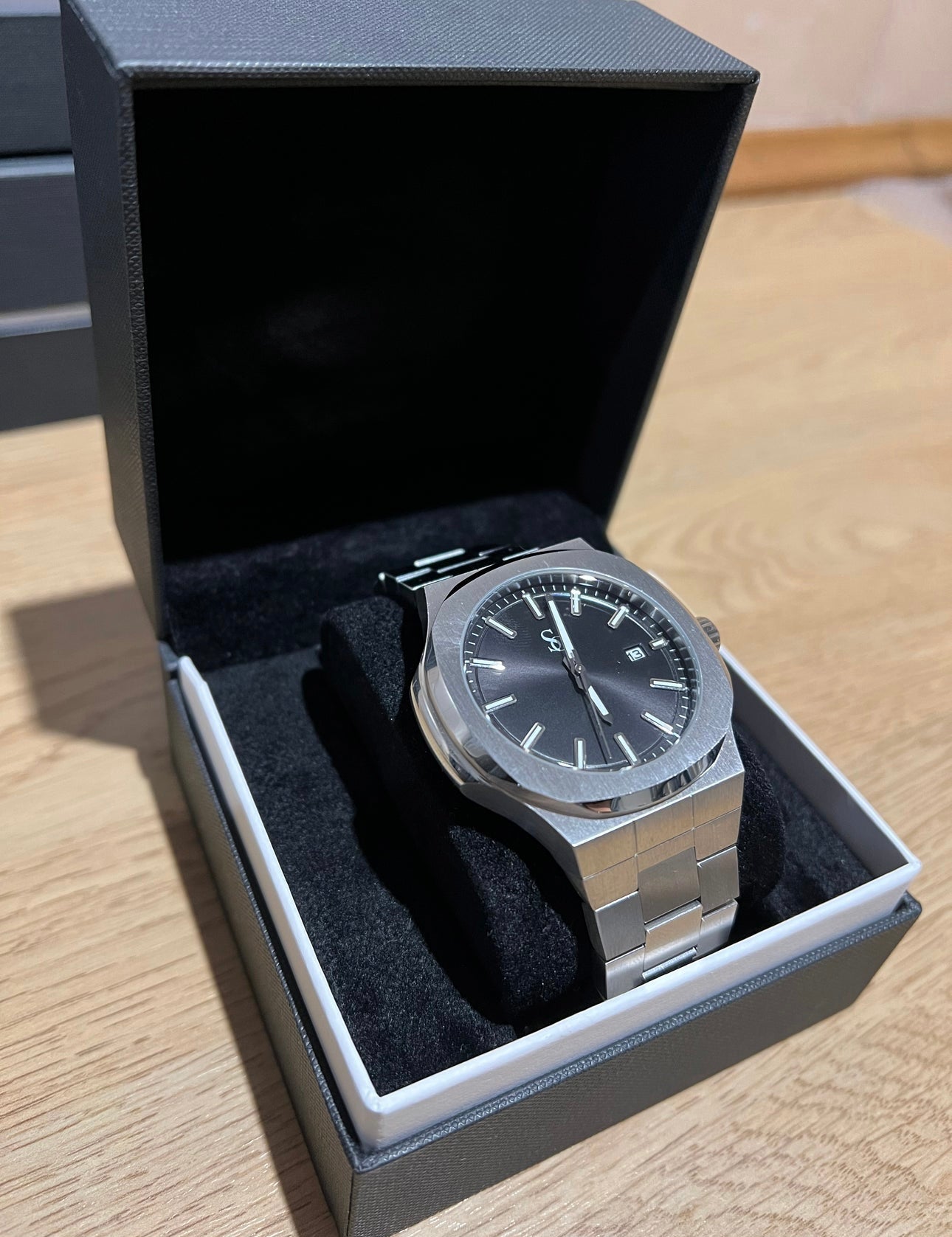 Essec Watch Black Dial