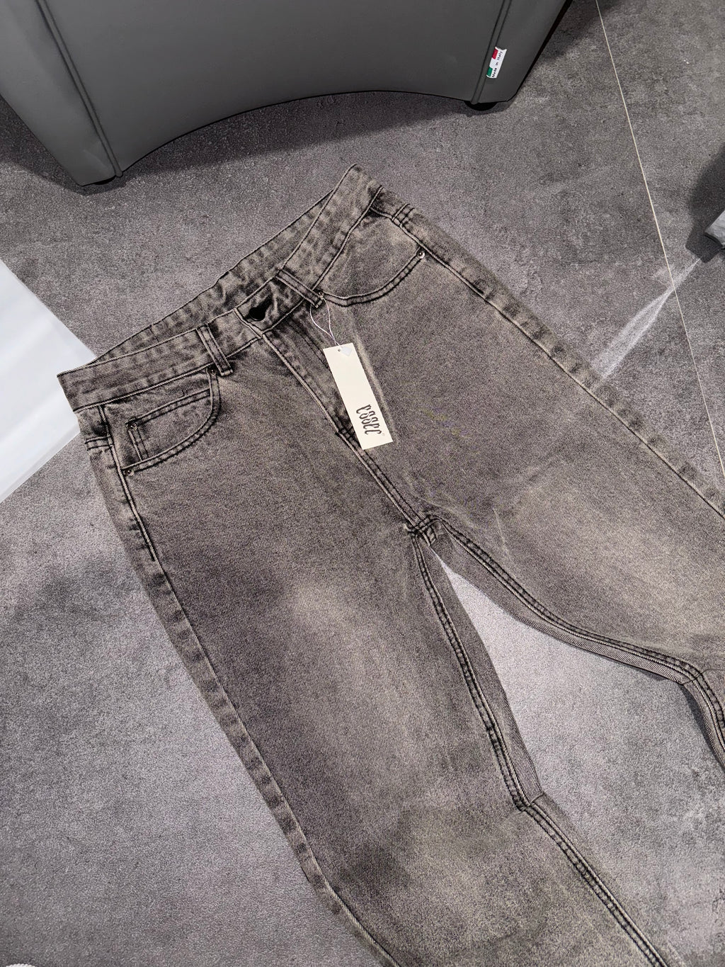 Essec Basic Grey Flared