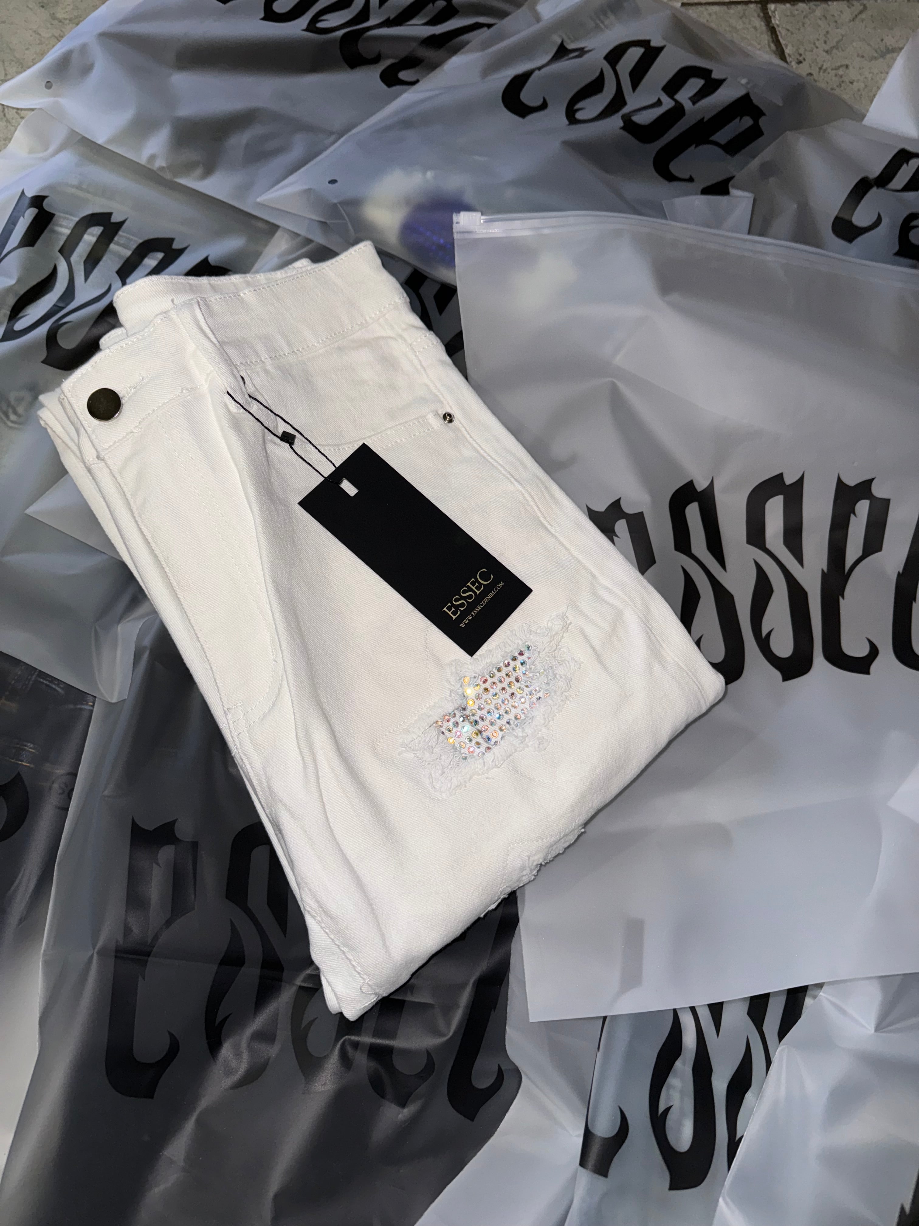 White vvs denim