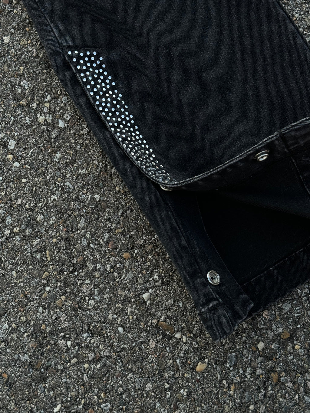 Basic Black Flared Vvs Denim