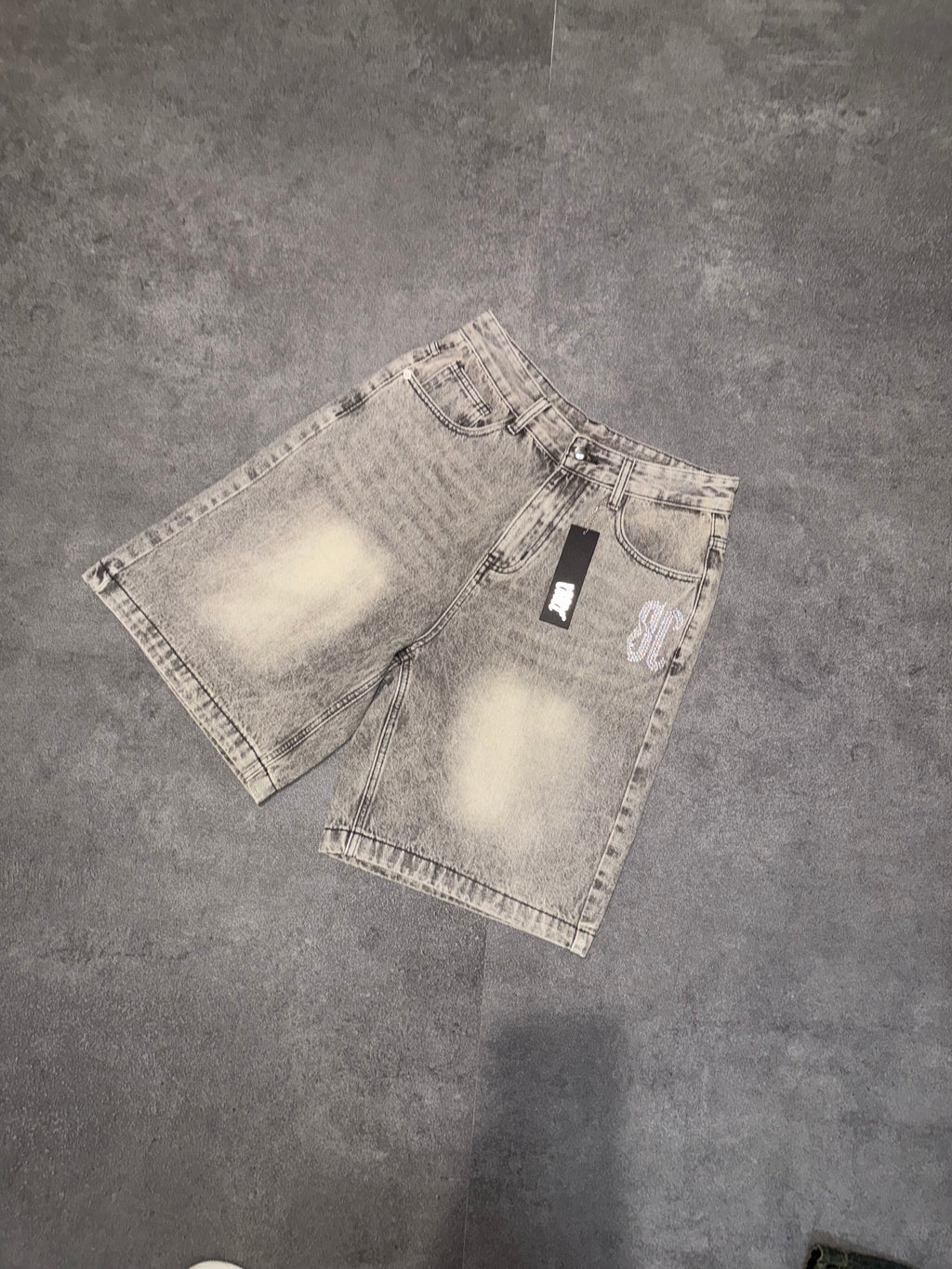 Essec Basic Grey Vvs Short